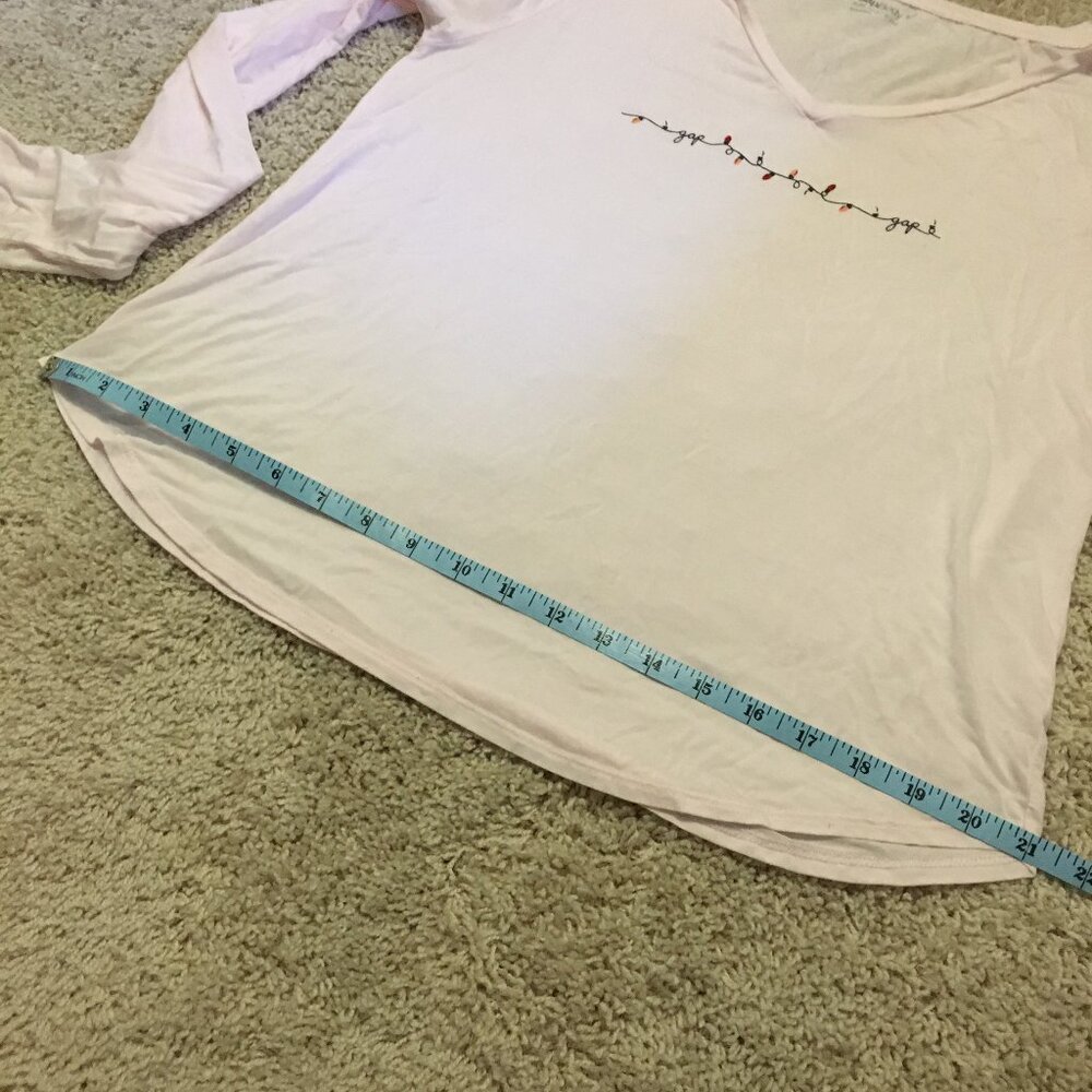 GAP Body Pastel Pink Christmas Lights Graphic Long Sleeve V-Neck Top Small - Picture 12 of 14